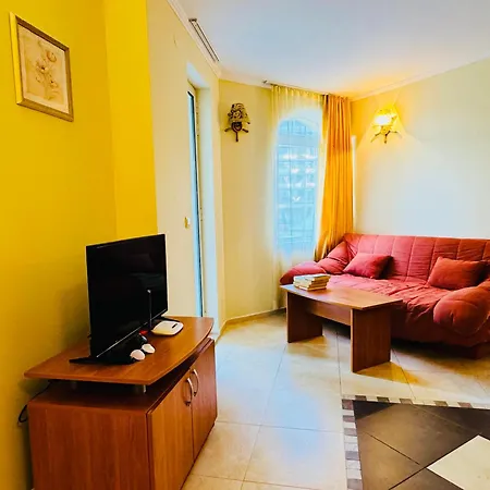 Victoria Two Bedroom Sunny *