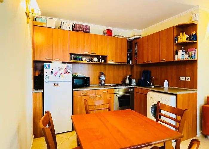 Victoria Two Bedroom Sunny Appartement